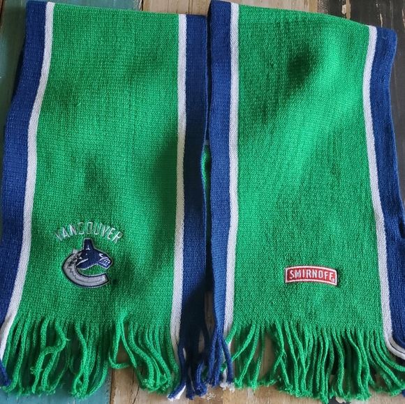 Vancouver Canucks scarf - Picture 3 of 5